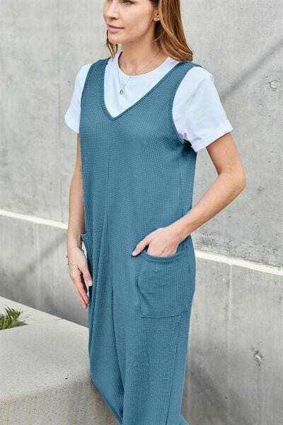 Chic sleeveless jumpsuit with pockets - Love Salve